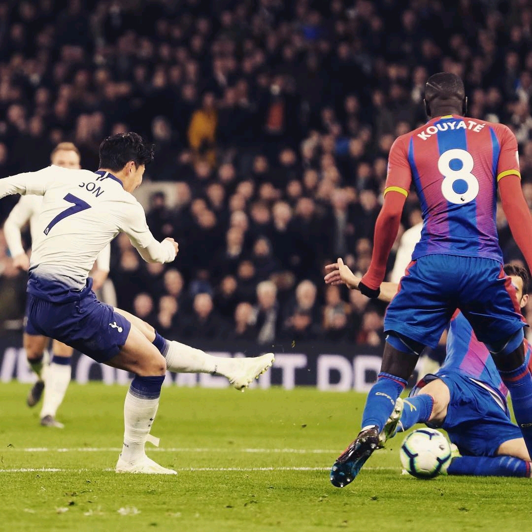 场上展现出 场上展现出